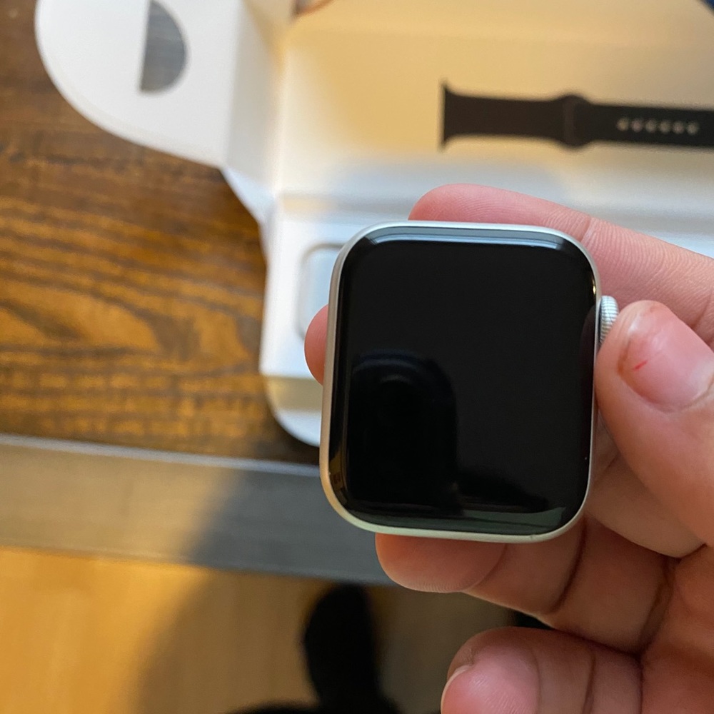 ⌚️ APPLE WATCH - Picture 2 of 3